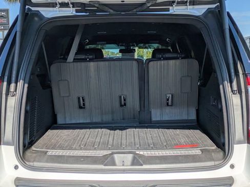 Used 2022 GMC Yukon XL Denali AWD/4WD image 15