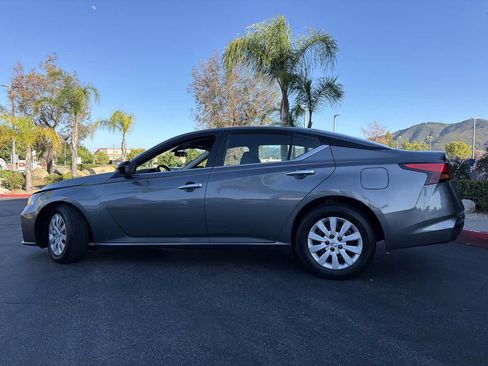 Used 2024 Nissan Altima 2.5 S FWD image 15