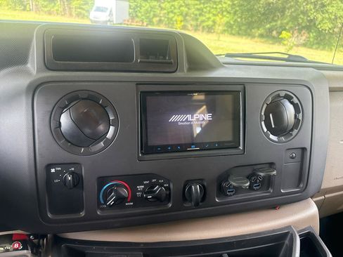 Used 2016 Ford E-450 and Econoline 450 Super Duty w/ Motorhome Prep Package RWD image 13