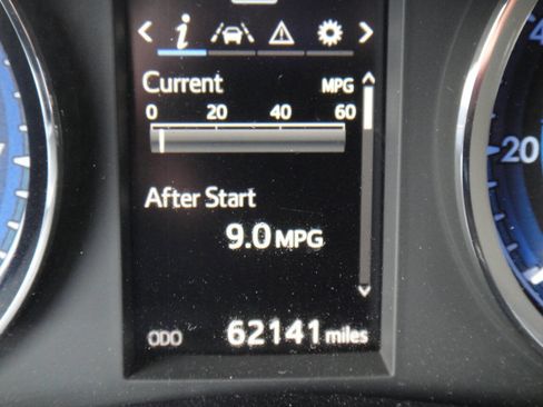 Used 2019 Toyota Corolla SE image 9