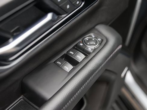 Used 2025 GMC Yukon Denali image 23