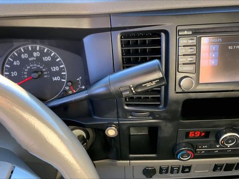 Used 2016 Nissan NV 3500 SL image 15