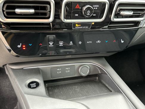 New 2026 Nissan Sentra SR w/ SR Premium Package FWD image 31