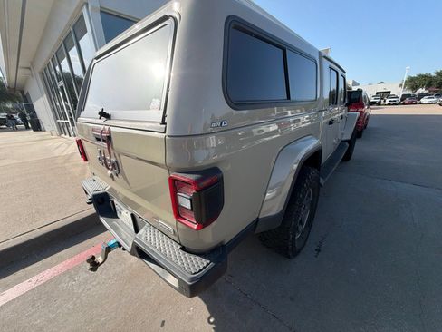 Used 2020 Jeep Gladiator Overland AWD/4WD image 5