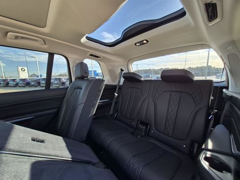 Certified 2025 BMW X7 xDrive40i image 33