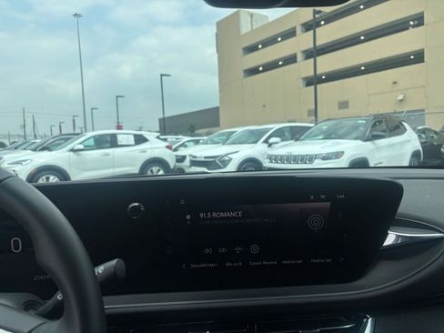 Used 2025 Buick Envista Sport Touring FWD image 17