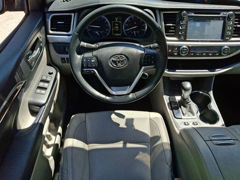 Used 2016 Toyota Highlander Limited AWD/4WD image 14