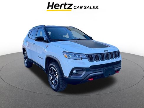 Used 2025 Jeep Compass Trailhawk image 1