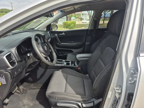 Used 2020 Kia Sportage LX FWD image 12