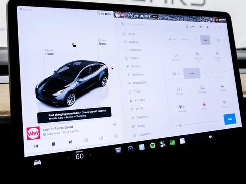 Used 2022 Tesla Model Y Long Range AWD/4WD image 23