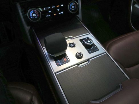 Used 2023 Land Rover Range Rover Autobiography image 19