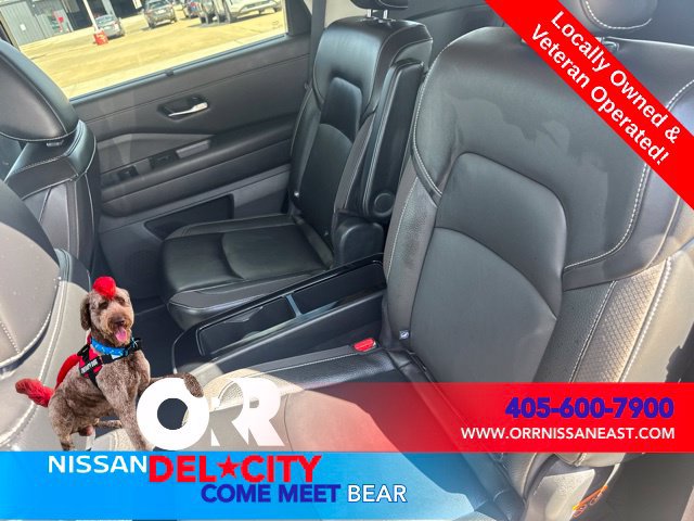 Used 2024 Nissan Pathfinder SL w/ SL Premium Package FWD image 11