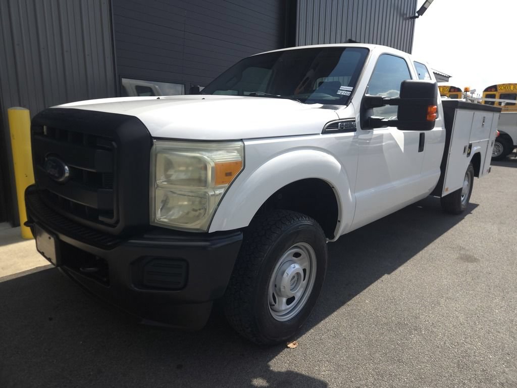 Used 2015 Ford F250 XL w/ Power Equipment Group AWD/4WD image 2