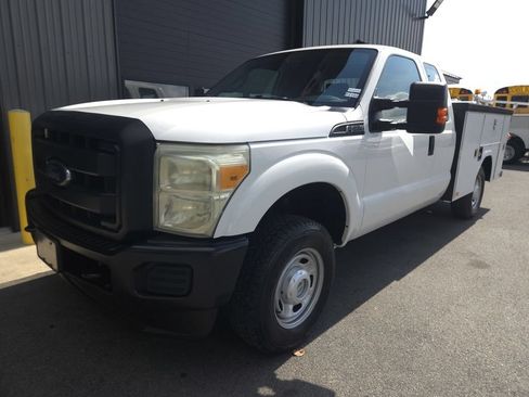 Used 2015 Ford F250 XL w/ Power Equipment Group AWD/4WD image 2