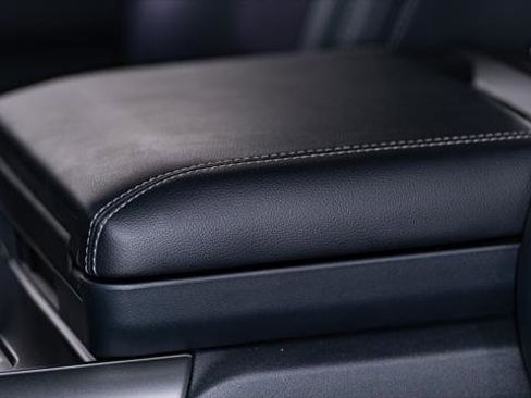 Used 2025 Ford F150 Lariat image 36