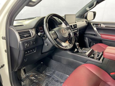 Used 2023 Lexus GX 460 Premium w/ Premium Package image 9