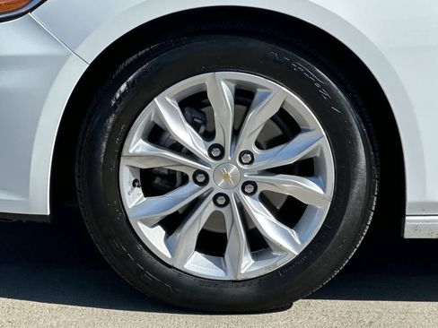 Used 2024 Chevrolet Malibu LT FWD image 35