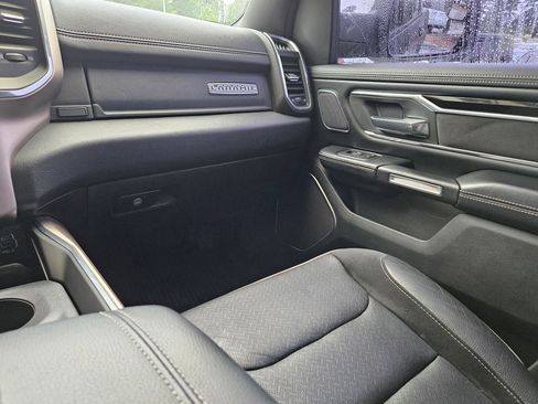 Used 2019 RAM 1500 Laramie AWD/4WD image 11