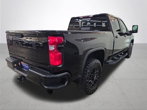 Used 2022 Chevrolet Silverado 2500 LT w/ Midnight Edition AWD/4WD image 9