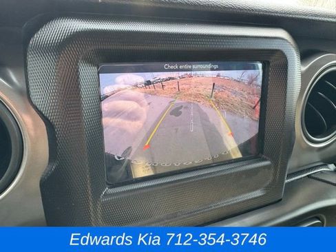 Used 2021 Jeep Wrangler Sport image 22