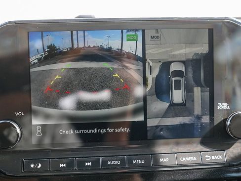 Used 2022 Nissan Pathfinder SL image 22