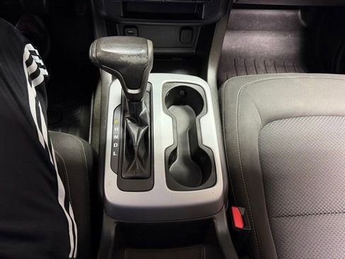 Used 2017 Chevrolet Colorado LT w/ LT Convenience Package image 32