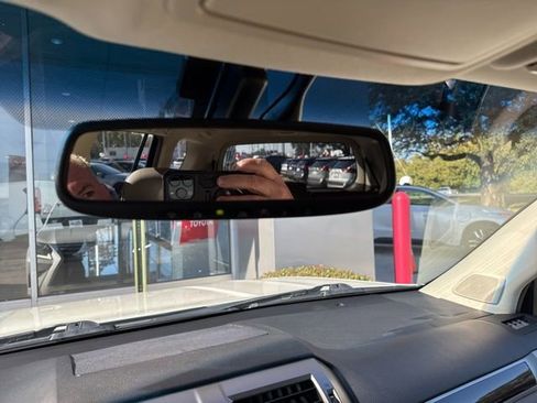 Used 2014 Lexus GX 460 image 18