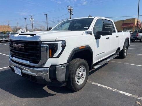 Used 2024 GMC Sierra 2500 Pro w/ Fleet Convenience Package image 3
