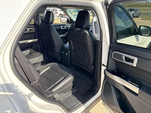 Used 2023 Ford Explorer XLT w/ Equipment Group 202A AWD/4WD image 13