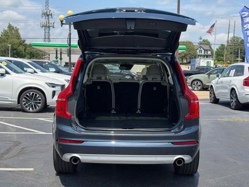 Used 2018 Volvo XC90 T5 Momentum FWD image 5