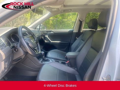 Used 2018 Volkswagen Tiguan SE w/ Panoramic Sunroof Package AWD/4WD image 14