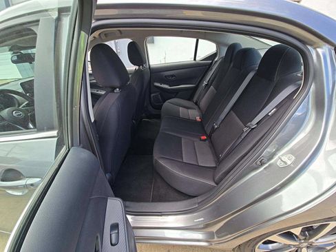 Used 2025 Nissan Sentra SV FWD image 10