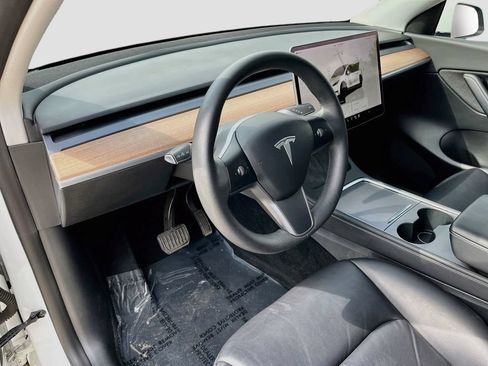 Used 2022 Tesla Model Y Long Range AWD/4WD image 15