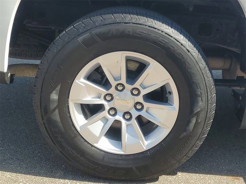Used 2022 Chevrolet Silverado 1500 LT image 5