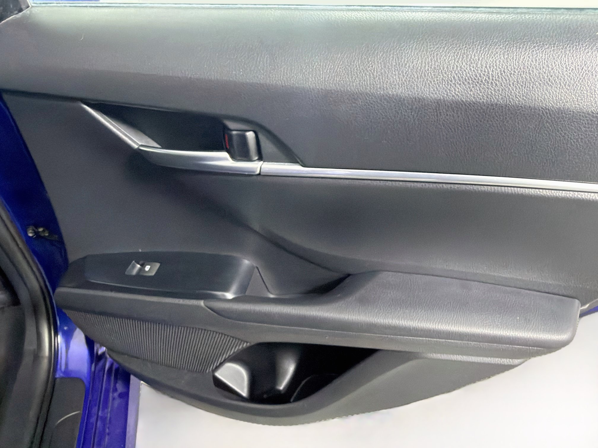 Used 2018 Toyota Camry LE FWD image 27