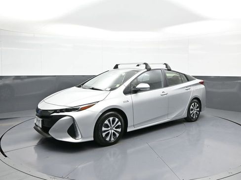 Used 2022 Toyota Prius Prime LE FWD image 10