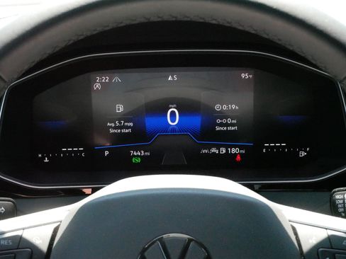 Certified 2025 Volkswagen Jetta Sport FWD image 21