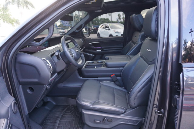 Used 2026 Ford Expedition Max Platinum w/ Stealth Appearance Package AWD/4WD image 20