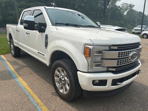 Used 2019 Ford F250 Platinum w/ Platinum Ultimate Package AWD/4WD image 3