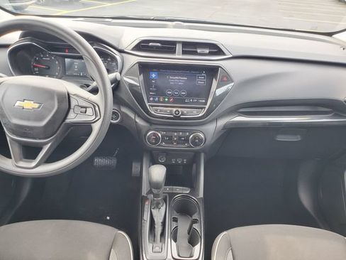 Used 2022 Chevrolet TrailBlazer LT w/ Convenience Package FWD image 17