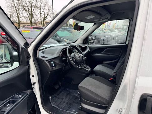 Used 2018 RAM ProMaster City Tradesman image 9