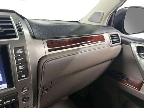 Used 2013 Lexus GX 460 image 28