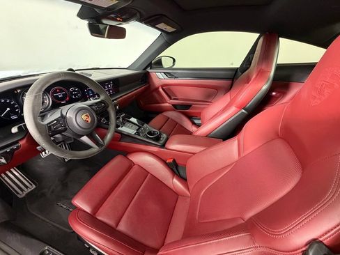 Certified 2024 Porsche 911 Carrera GTS RWD image 4