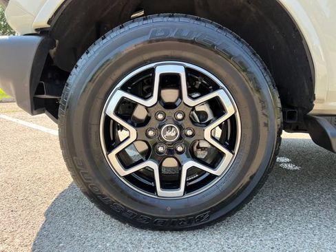 Used 2025 Ford Bronco Outer Banks AWD/4WD image 17