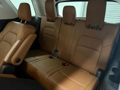 New 2026 Nissan Pathfinder Platinum image 16