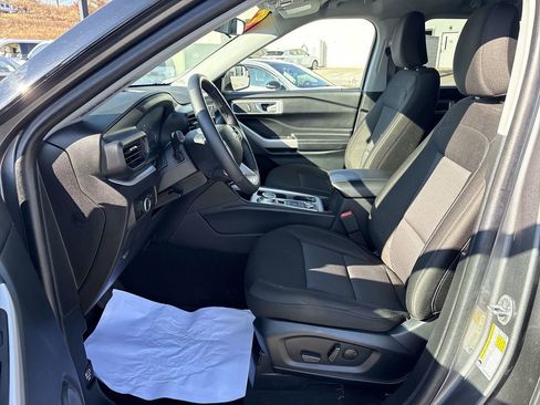 Used 2024 Ford Explorer XLT image 21
