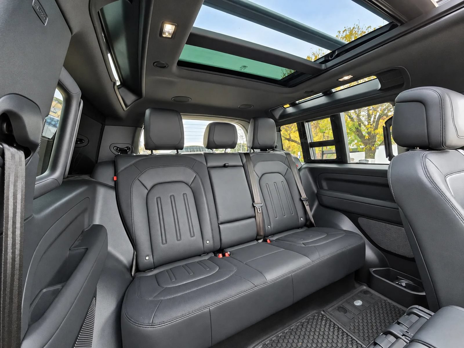 Used 2022 Land Rover Defender 90 X-Dynamic HSE AWD/4WD image 50