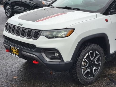 Used 2024 Jeep Compass Trailhawk image 16