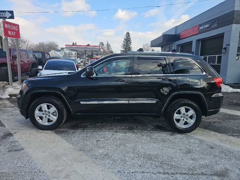 Used 2012 Jeep Grand Cherokee Laredo w/ Laredo E Group image 8