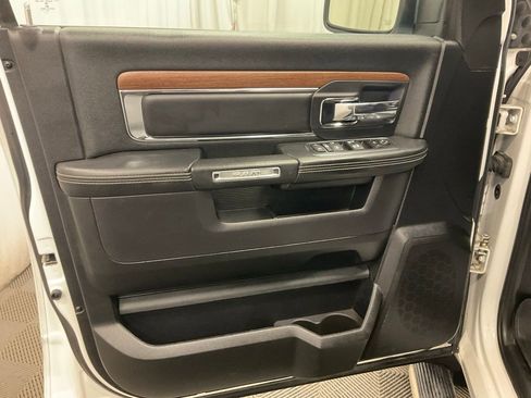 Used 2016 RAM 1500 Laramie w/ Convenience Group image 10